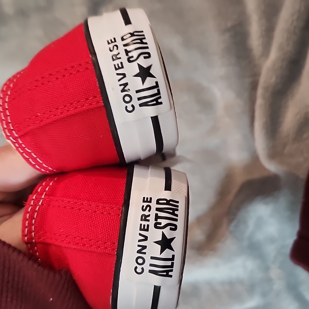 Converse - Picture 2 of 4